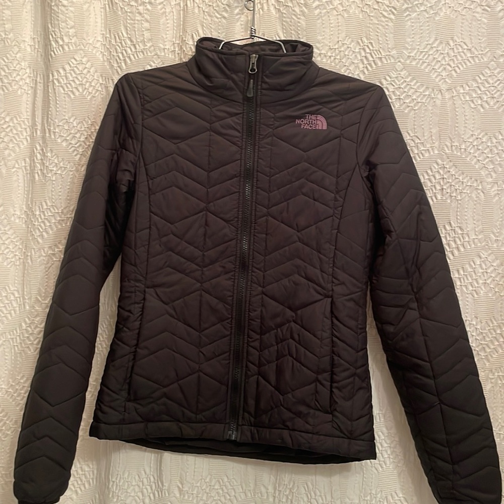 The North Face Women’s Lightweight Quilted Jacked.